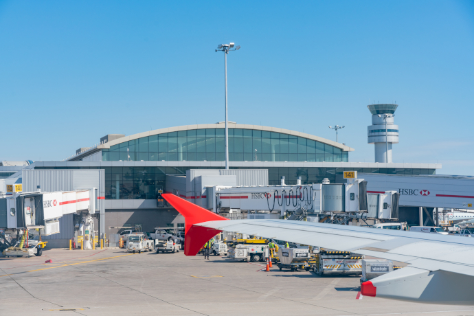 Toronto Airport is located in the municipality of Mississauga, 22 km northwest of Toronto Downtown.